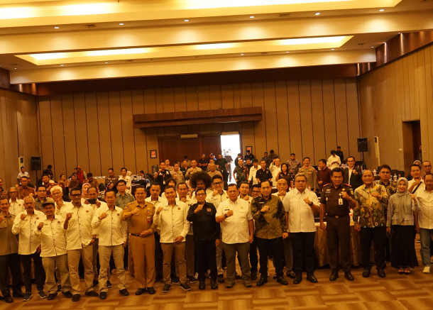 Hadiri undangan pelantikan pengurus Persatuan Wartawan Indonesia Provinsi Riau